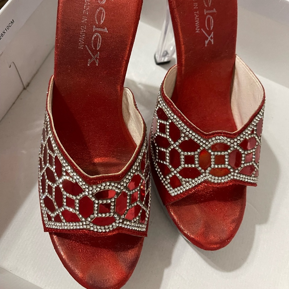 High heels sandal